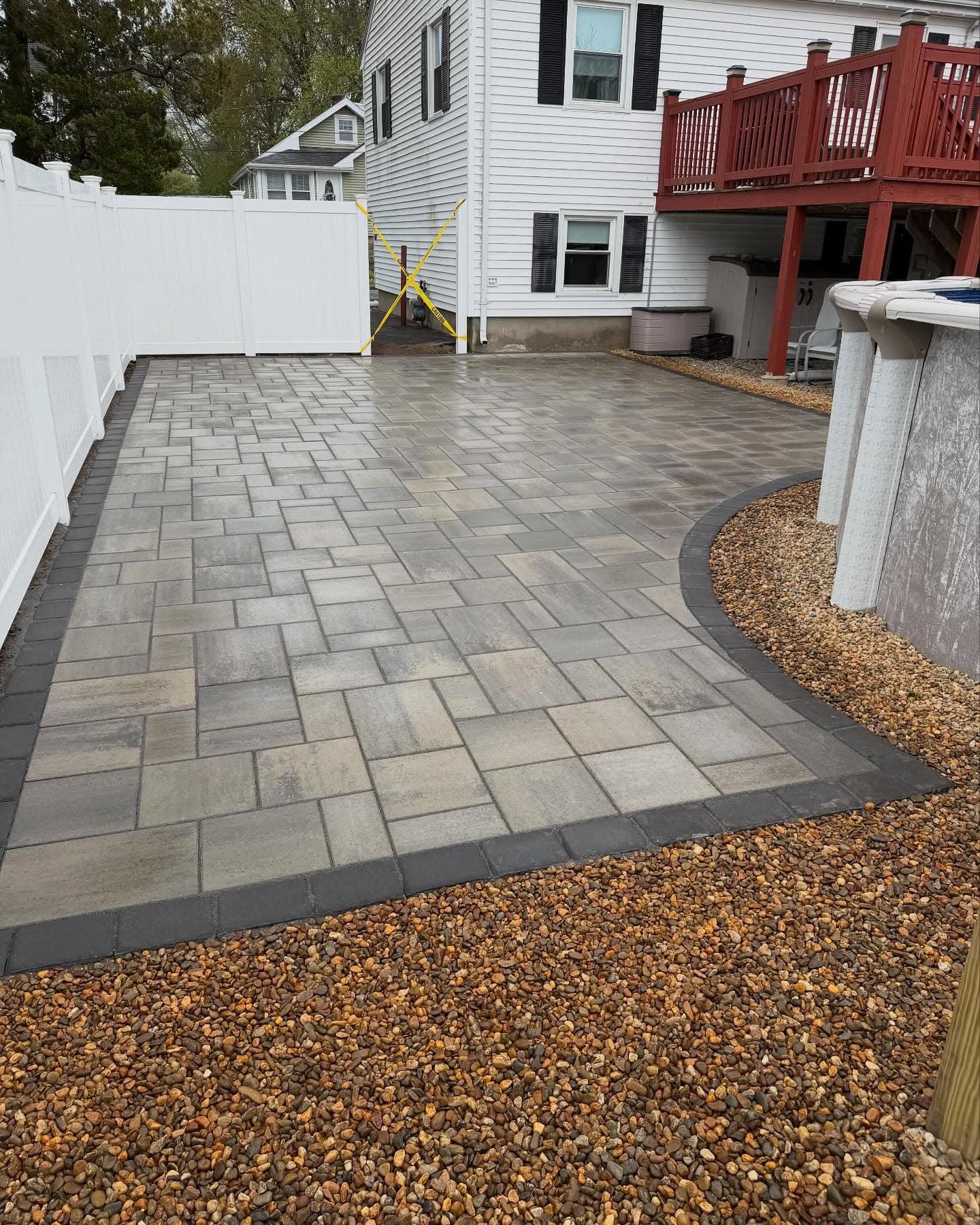 Side-yard paver patio